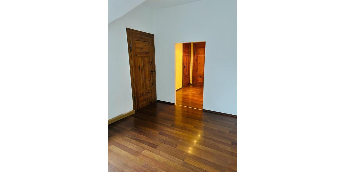 Dachgeschoßwohnung Weida - 3 Zimmer, 87 m&sup2;, 395&euro; | Angebot:24672573