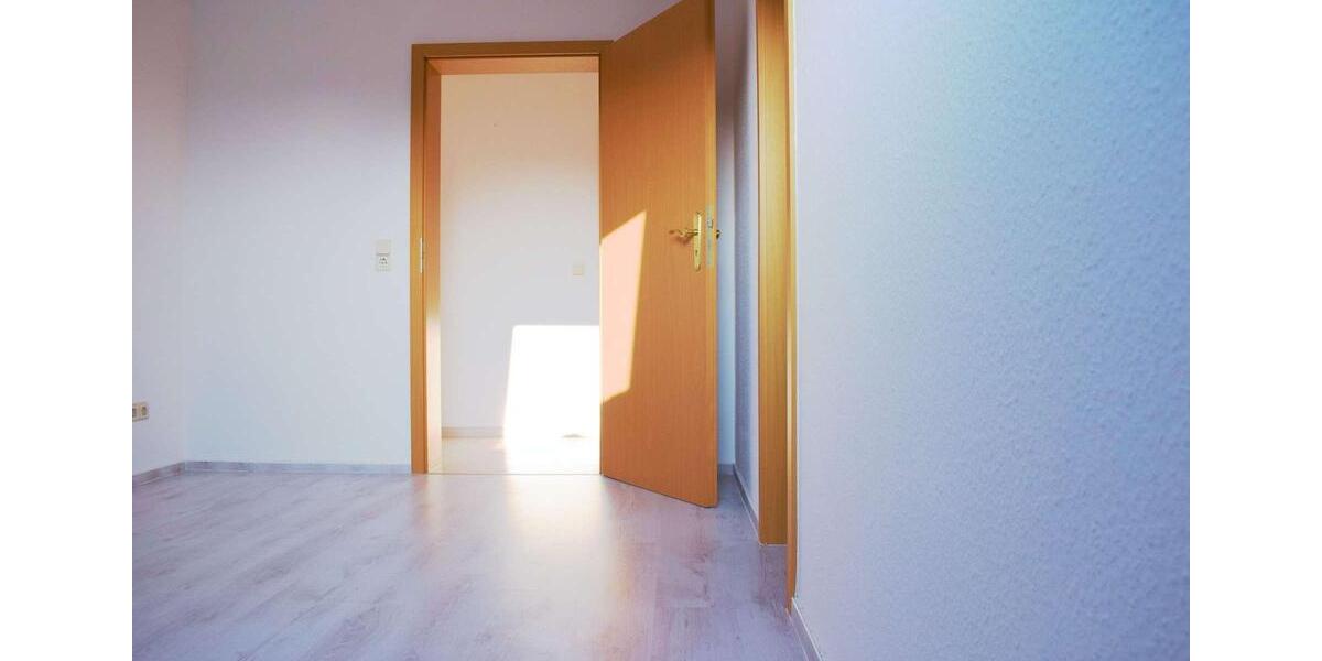 Dachgeschoßwohnung Köthen (Anhalt) - 2 Zimmer, 49 m&sup2;, 350&euro; | Angebot:24418142