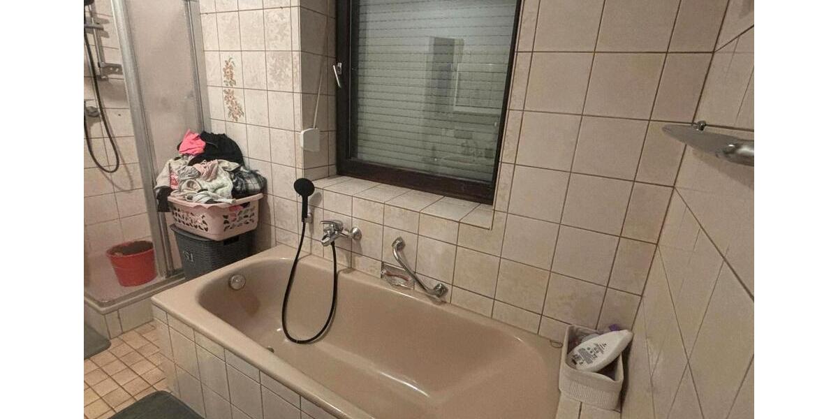 Etagenwohnung Lohfelden - 3 Zimmer, 77 m&sup2;, 400&euro; | Angebot:24744336