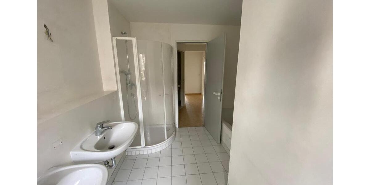Erdgeschoßwohnung Bad Neustadt an der Saale - 5 Zimmer, 136 m&sup2;, 954&euro; | Angebot:25755027