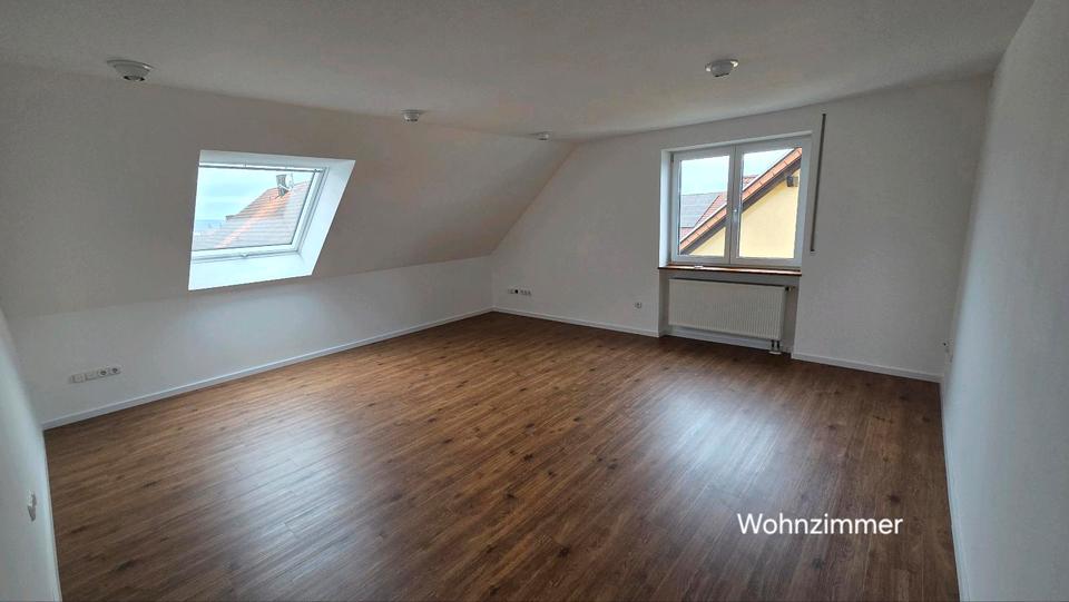 Dachgeschoßwohnung Hemau - 4 Zimmer, 102 m&sup2;, 900&euro; | Angebot:24848450