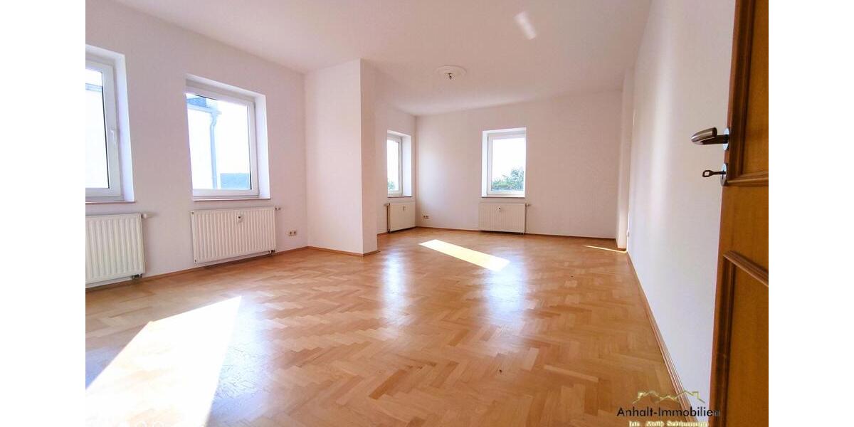 Dachgeschoßwohnung Bitterfeld-Wolfen Bitterfeld - 3 Zimmer, 119 m&sup2;, 650&euro; | Angebot:23047884