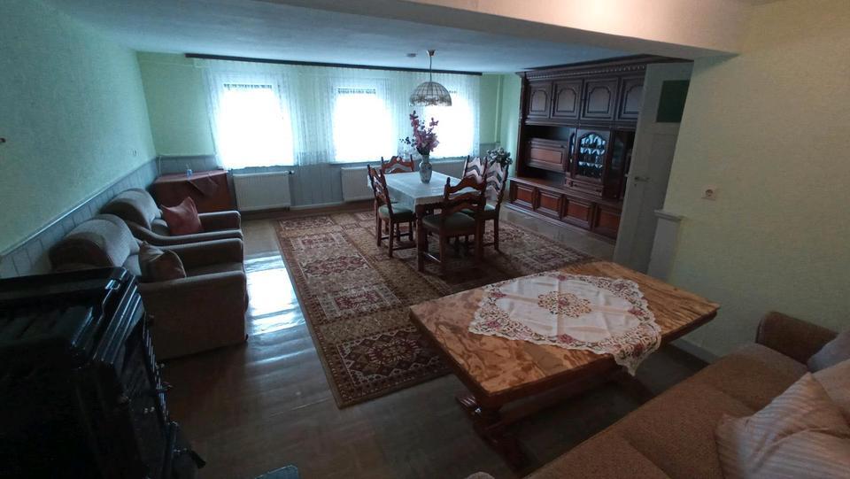 Vermiete 3 Zimmerwohnung Altbau 120 m`2