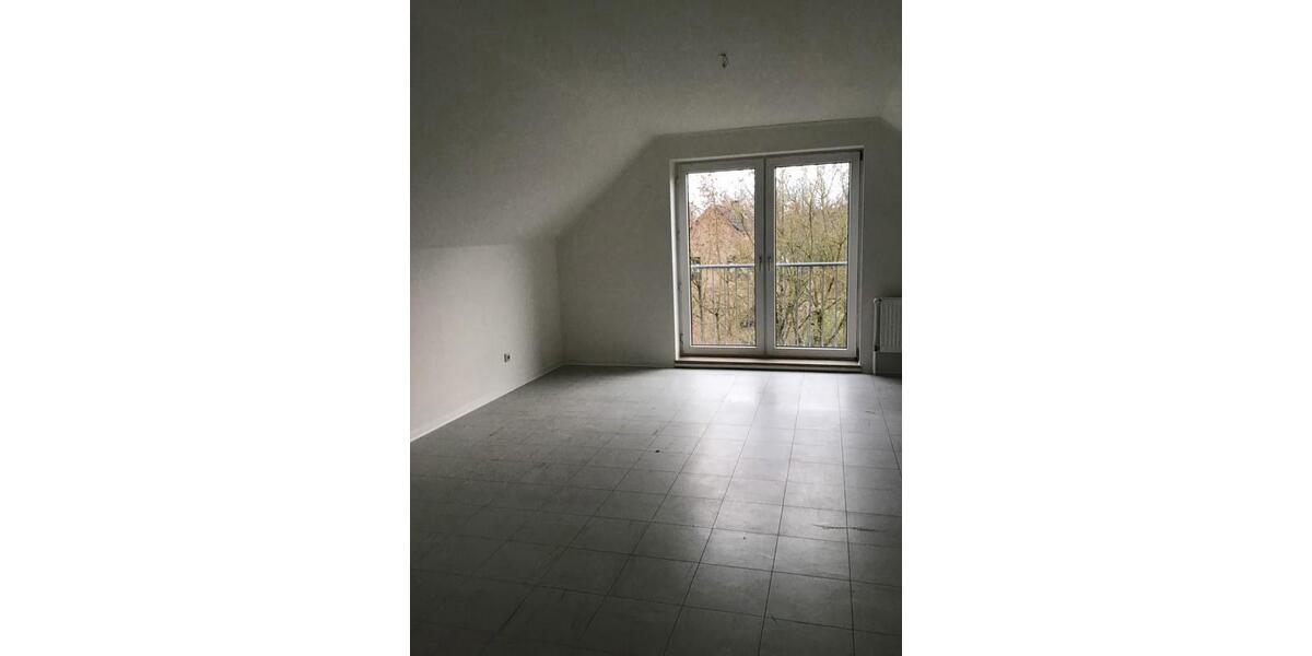 Dachgeschoßwohnung Kiel Russee - 3 Zimmer, 74 m&sup2;, 608&euro; | Angebot:23858132