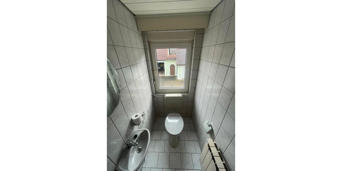 Etagenwohnung Herrieden - 4 Zimmer, 100 m&sup2;, 890&euro; | Angebot:26343060
