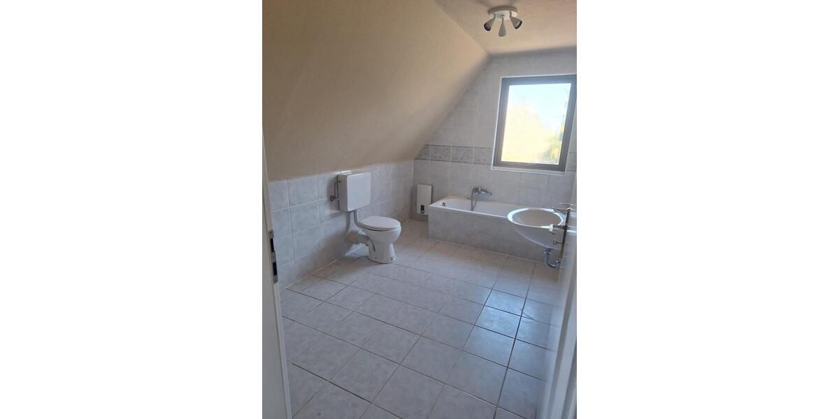 Doppelhaushälfte Lübeck Kücknitz - 3 Zimmer, 110 m&sup2;, 1.500&euro; | Angebot:26561538