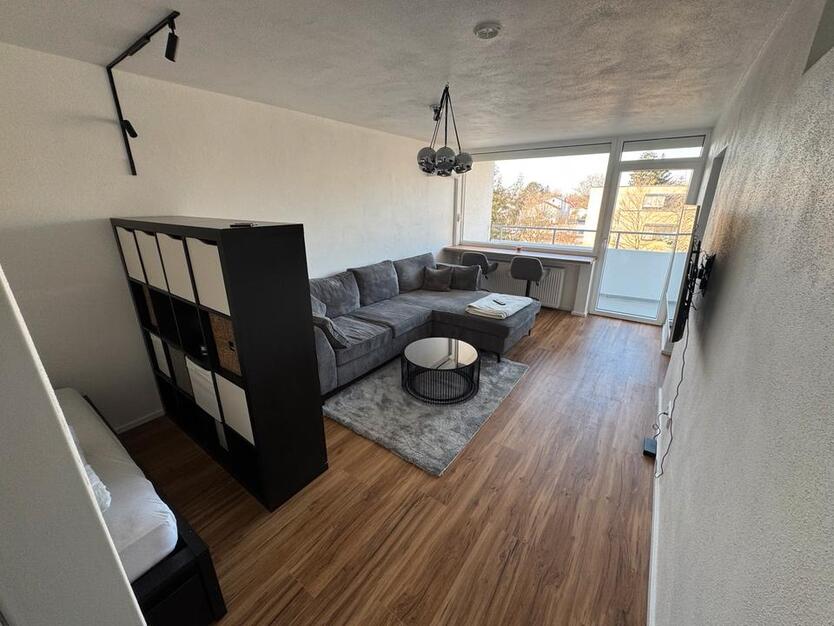 Luxuriöse Sanierte Mobilierte ca 40qm Wohnung 5 min bis Zentrum