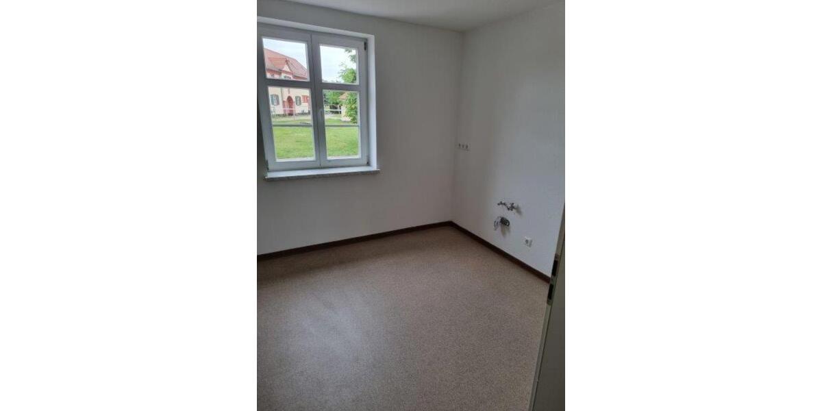Erdgeschoßwohnung Gröditz - 2 Zimmer, 48 m&sup2;, 280&euro; | Angebot:25646448