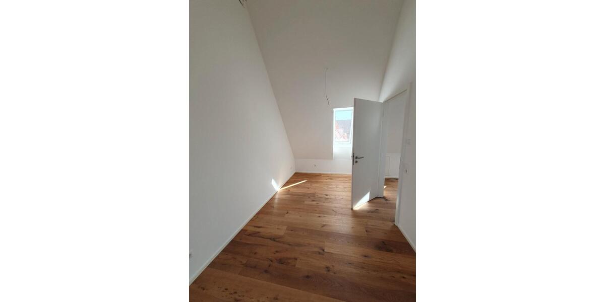 Maisonettenwohnung Schwieberdingen - 4 Zimmer, 140 m&sup2;, 1.899&euro; | Angebot:26047525