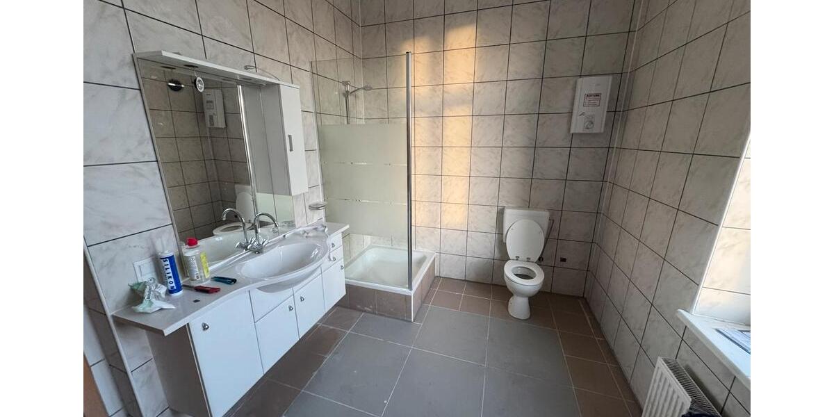 Etagenwohnung Mönchengladbach West - 6 Zimmer, 194 m&sup2;, 1.830&euro; | Angebot:26605396
