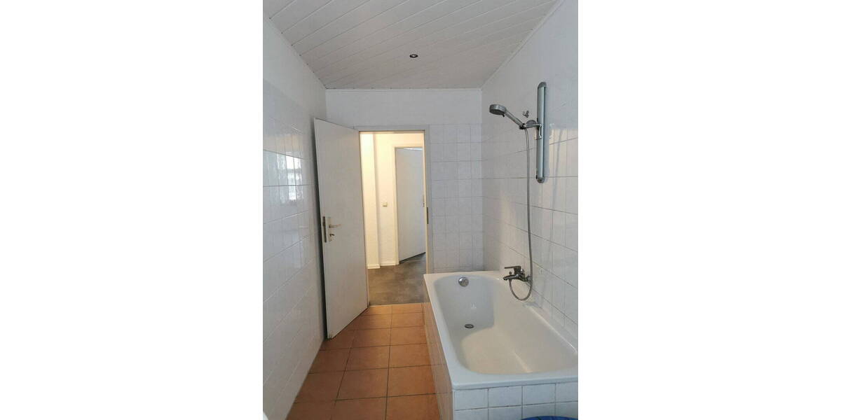 Etagenwohnung Gera Debschwitz - 3 Zimmer, 92 m&sup2;, 590&euro; | Angebot:26154514