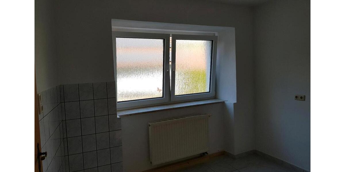 Einfamilienhaus Vohenstrauß - 2 Zimmer, 147 m&sup2;, 750&euro; | Angebot:25853607
