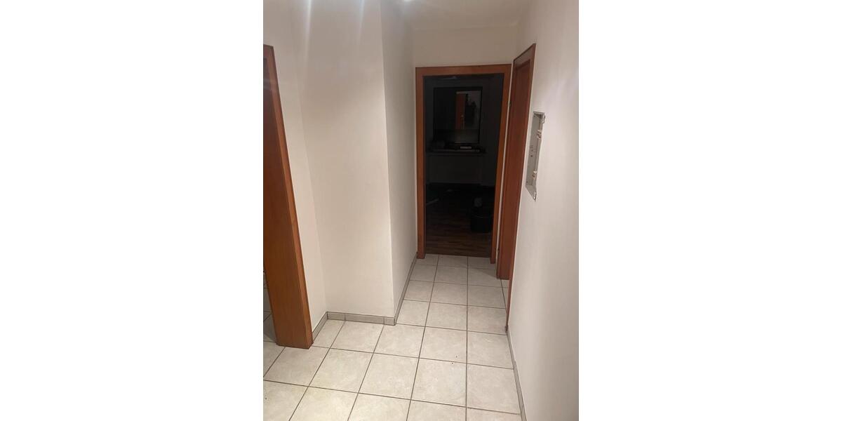 Renovierte DG-Wohnung in Randlage Kernstadt mit Balkon 3 zimmer