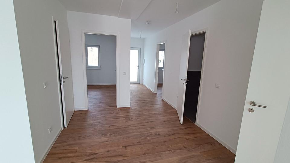 Etagenwohnung Schkeuditz - 4 Zimmer, 102 m&sup2;, 1.050&euro; | Angebot:26582109