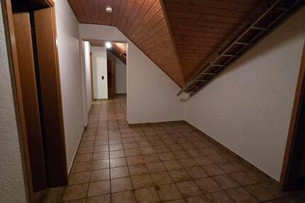 Wohnung Grünberg - 3 Zimmer, 93 m&sup2;, 900&euro; | Angebot:26432407