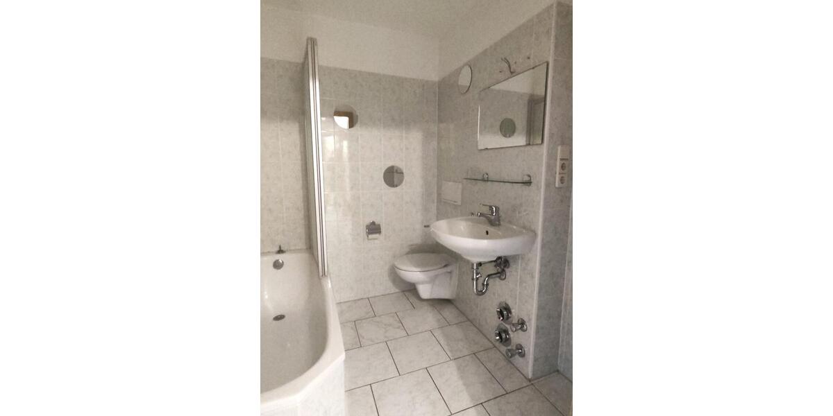 Dachgeschoßwohnung Plauen - 2 Zimmer, 45 m&sup2;, 230&euro; | Angebot:26578497