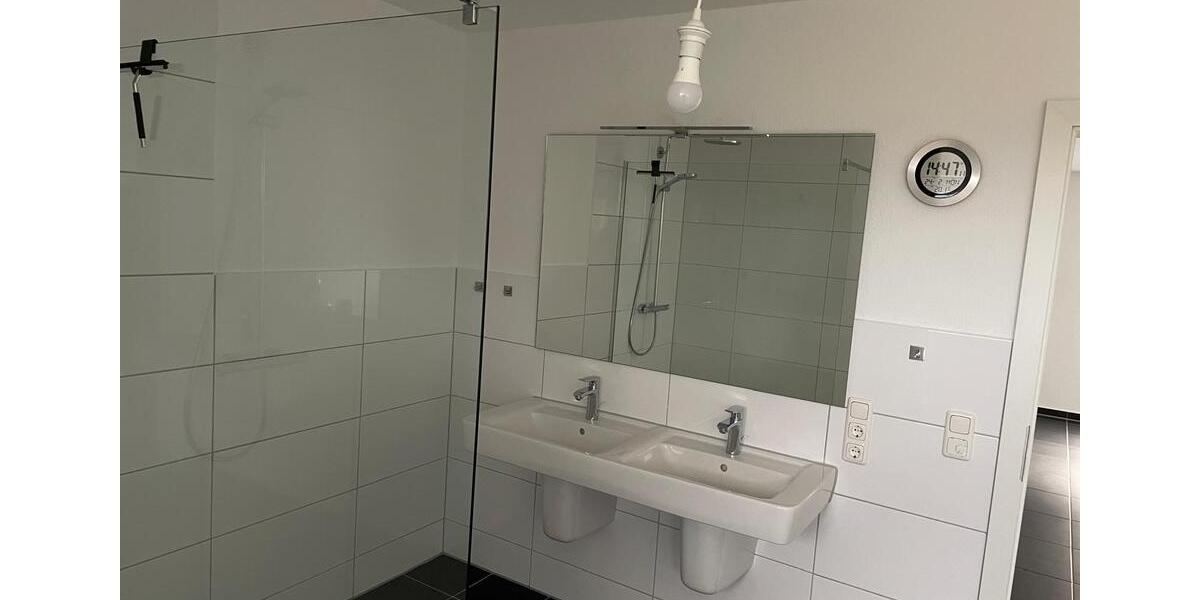 Etagenwohnung Hille - 3 Zimmer, 124 m&sup2;, 1.190&euro; | Angebot:26049785