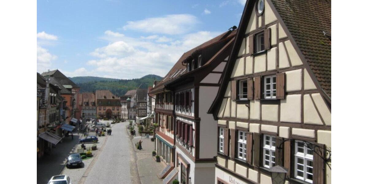 Dachgeschoßwohnung Gengenbach - 3 Zimmer, 95 m&sup2;, 900&euro; | Angebot:25148884