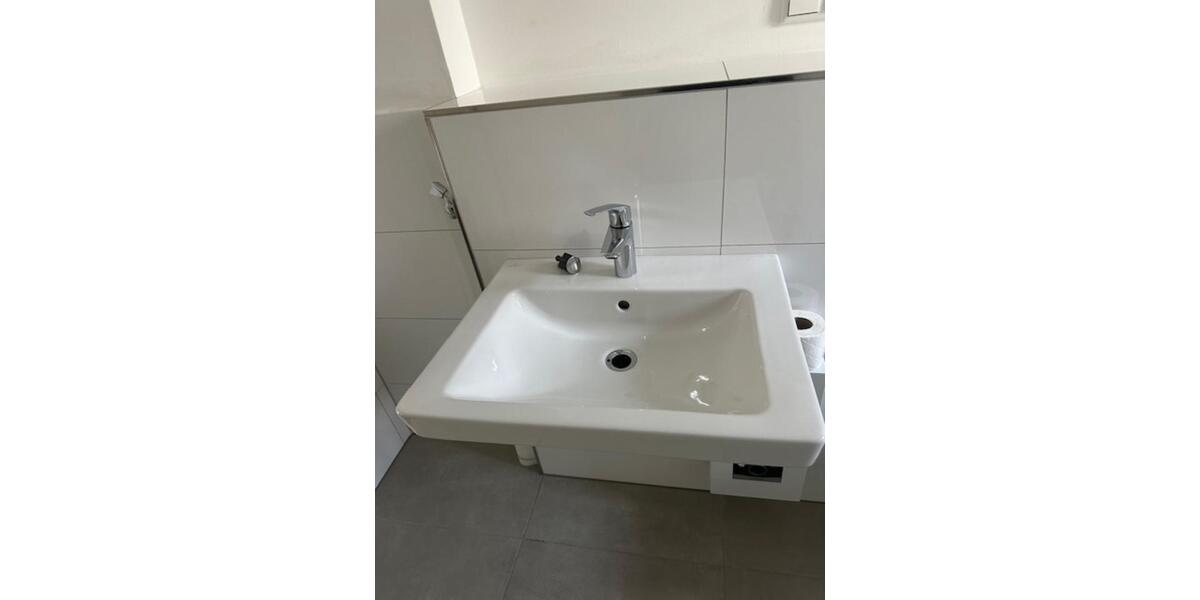 Kernsanierte schicke 2-Zimmer Wohnung mit EinbaukückeBalkon 2 zimmer