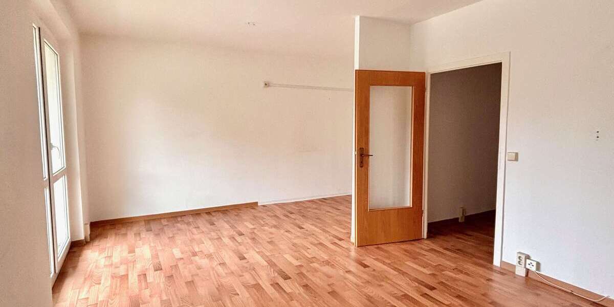 Etagenwohnung Suhl Neundorf - 3 Zimmer, 59 m&sup2;, 335&euro; | Angebot:26975308
