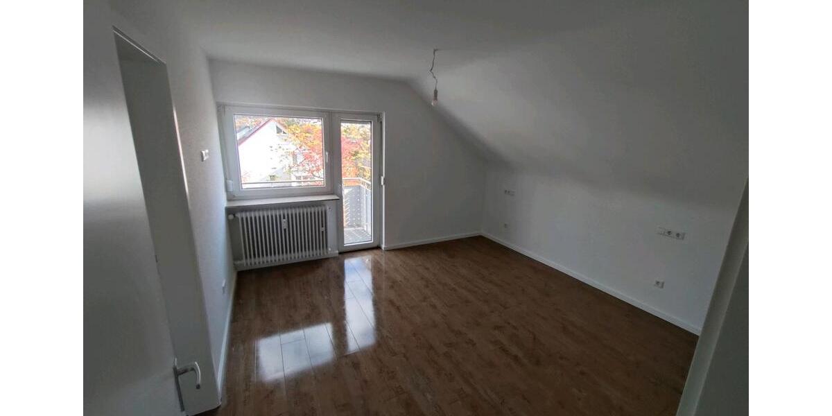 Dachgeschoßwohnung Kiel Elmschenhagen - 3.5 Zimmer, 67 m&sup2;, 1.100&euro; | Angebot:24505933
