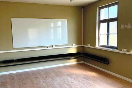 Halle in Solingen 550 € 100 m² zimmer