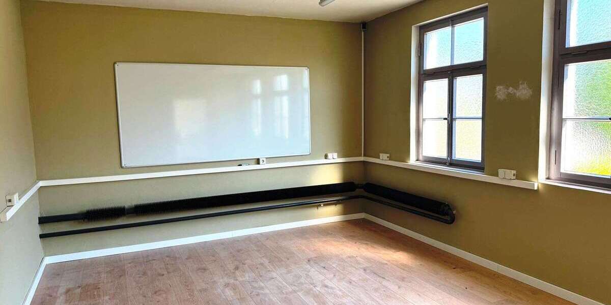 Halle in Solingen 550 € 100 m² zimmer