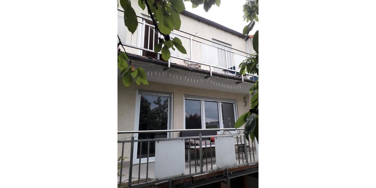Reihenhaus Würzburg Lengfeld - 7 Zimmer, 146 m&sup2;, 2.200&euro; | Angebot:26471982