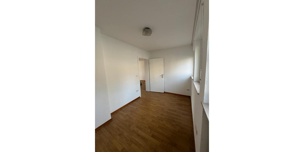 Erdgeschoßwohnung Kirchen (Sieg) - 4 Zimmer, 80 m&sup2;, 800&euro; | Angebot:26074131