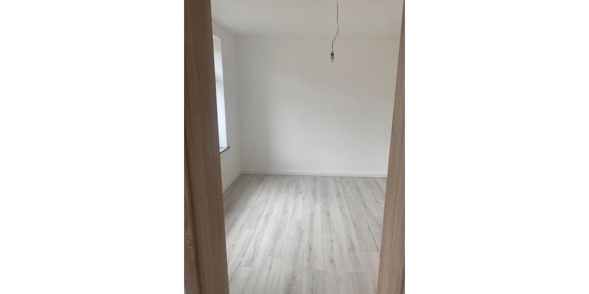 Etagenwohnung Zschopau - 4 Zimmer, 95 m&sup2;, 997&euro; | Angebot:24685304