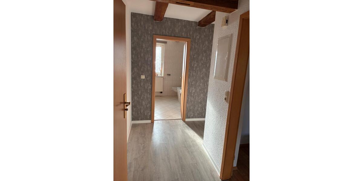 2-Raum-Wohnung mit Balkon – neu saniert, ca. 60 m² – 1. Etage 2 zimmer