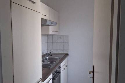 Preiswerte schöne 2-R-Wohnung in Magdeburg - Stadtfeld Ost im DG. ca.44m² zu vermieten.