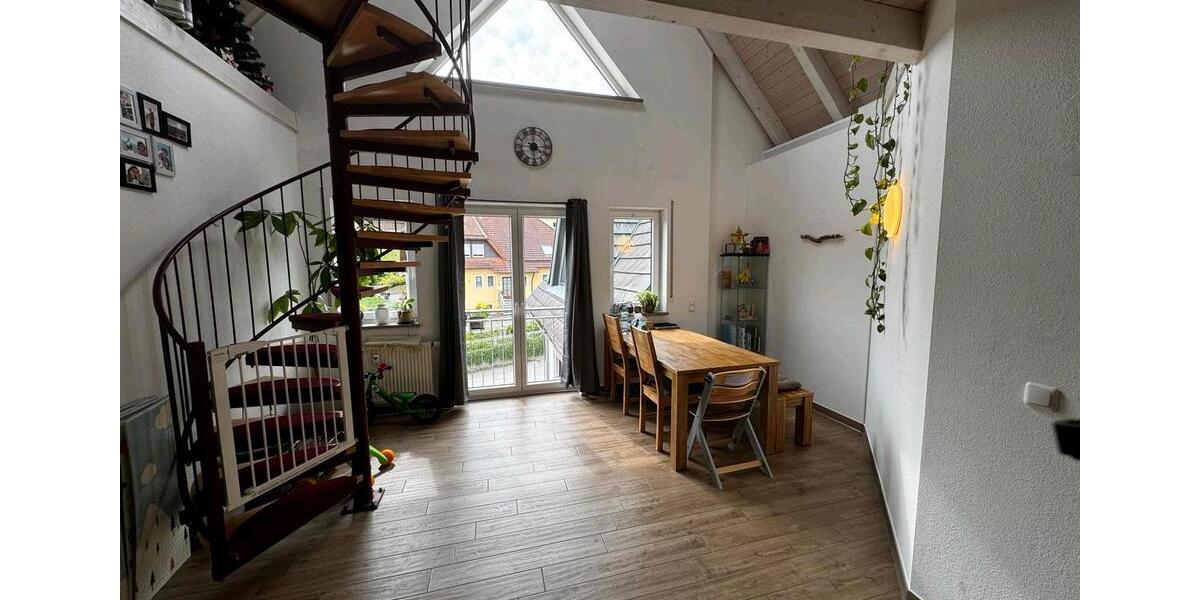 Dachgeschoßwohnung Velburg - 4 Zimmer, 105 m&sup2;, 840&euro; | Angebot:26050543