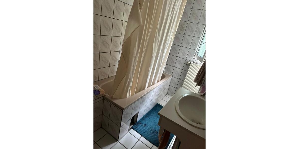 Etagenwohnung Aßlar - 4 Zimmer, 95 m&sup2;, 1.150&euro; | Angebot:26663195