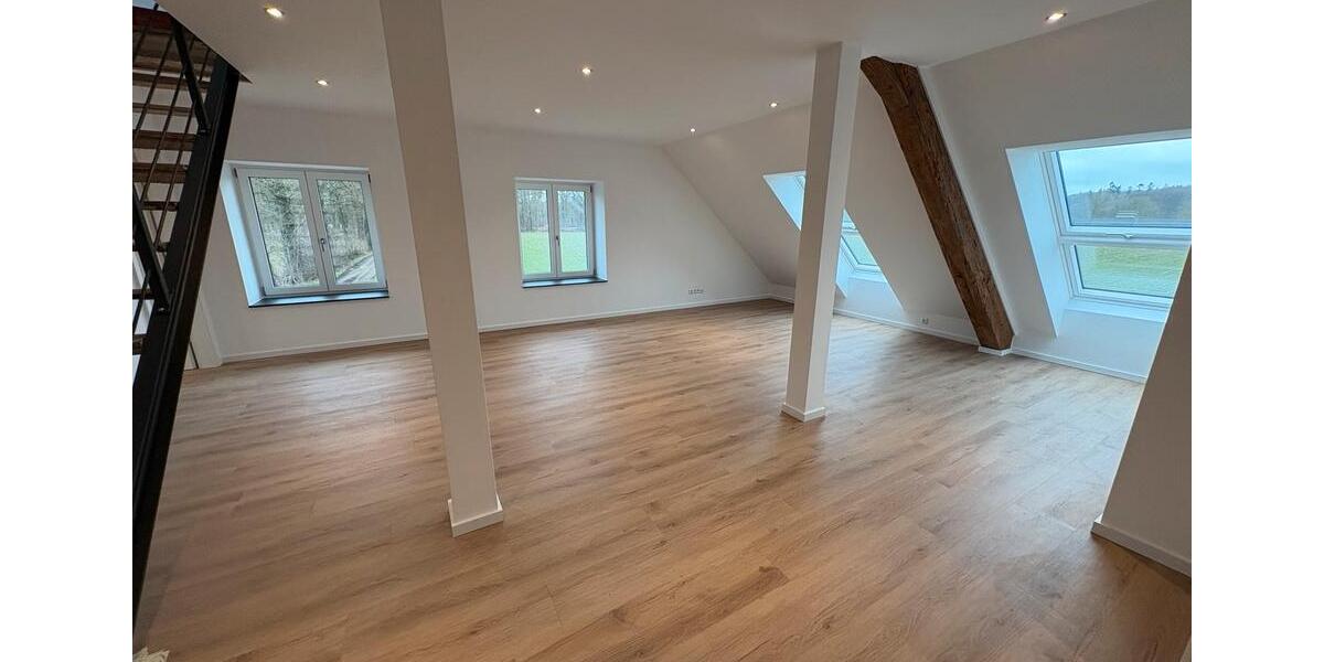Dachgeschoßwohnung Kalkar - 4 Zimmer, 103 m&sup2;, 1.330&euro; | Angebot:25046415
