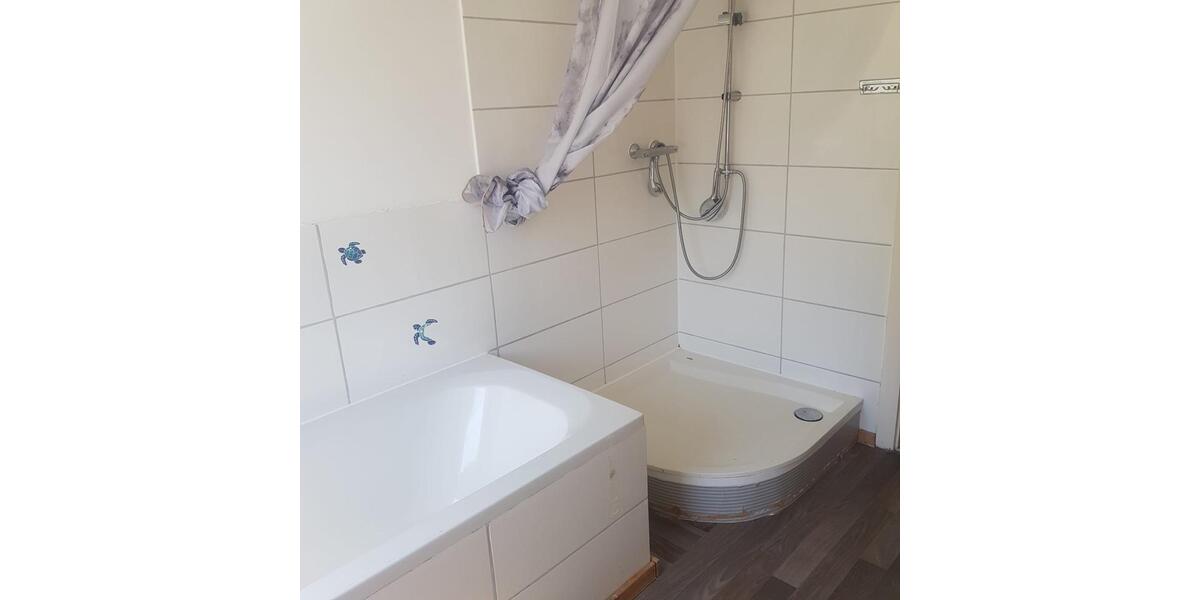 Dachgeschoßwohnung Eschershausen - 2.5 Zimmer, 90 m&sup2;, 500&euro; | Angebot:26690145