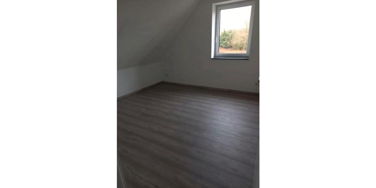 Dachgeschoßwohnung Büdelsdorf - 2 Zimmer, 38 m&sup2;, 478&euro; | Angebot:26399261