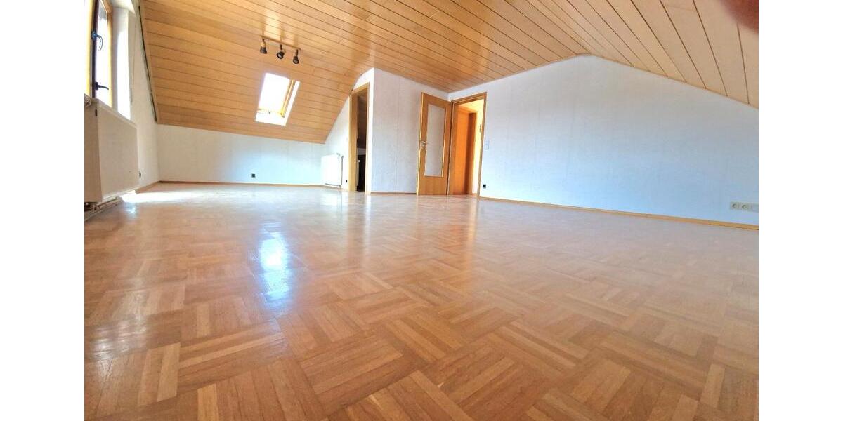 Dachgeschoßwohnung Obersulm - 3 Zimmer, 65 m&sup2;, 900&euro; | Angebot:25843640