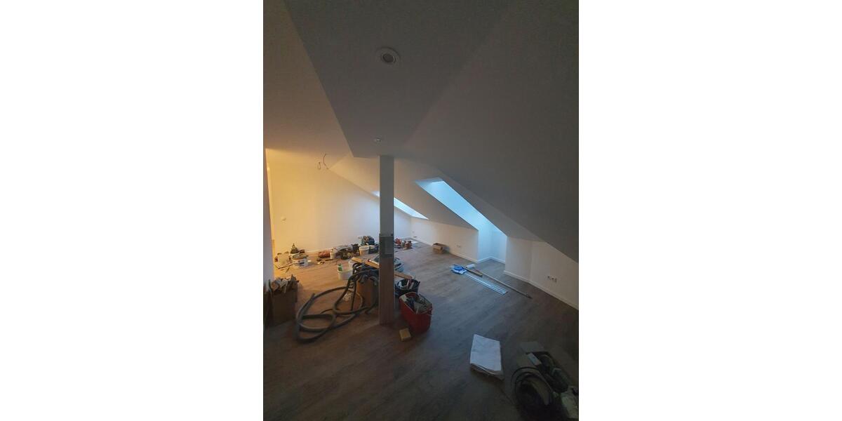 Moderne Dachgeschosswohnung in zentraler Lage von Hannover 3 zimmer