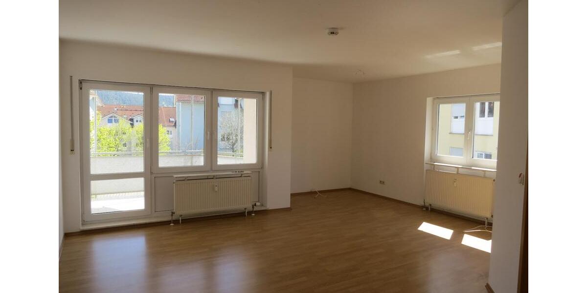 Etagenwohnung Stadtilm - 3 Zimmer, 83 m&sup2;, 490&euro; | Angebot:25999854