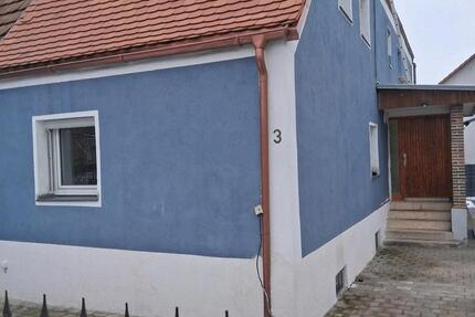 Haus Schwandorf - 3 Zimmer, 110 m&sup2;, 1.200&euro; | Angebot:24722796