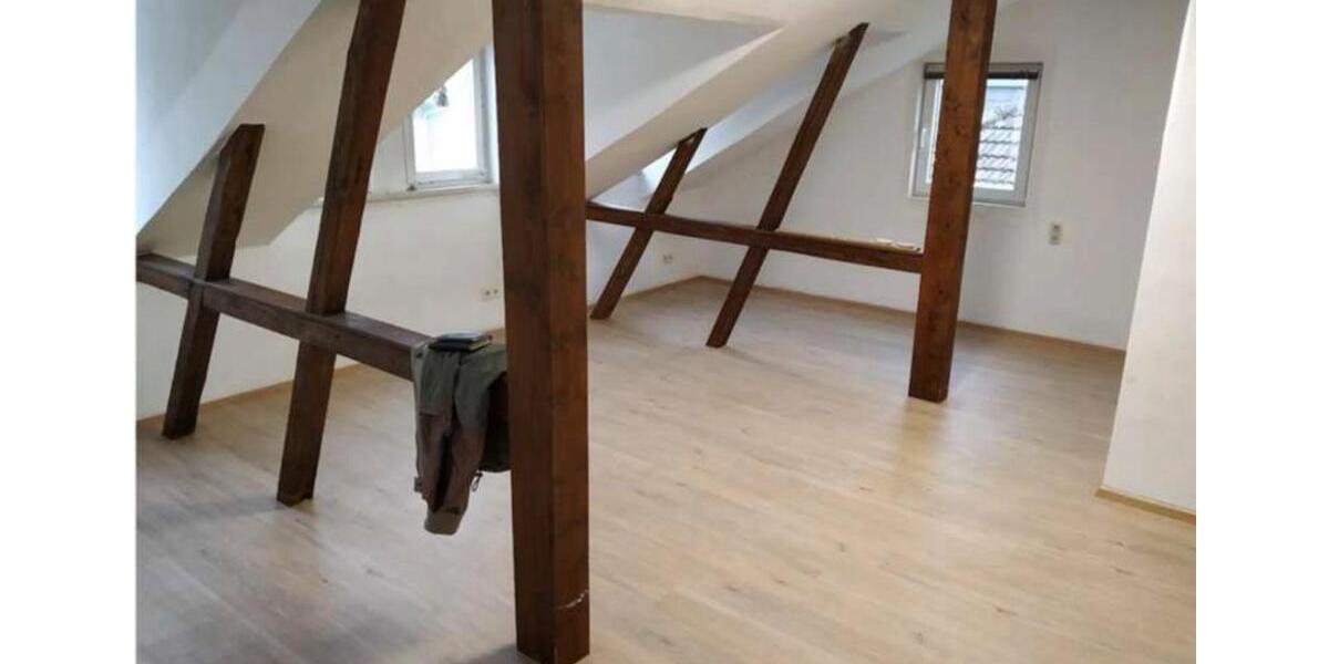 Dachgeschoßwohnung Coburg - 3 Zimmer, 70 m&sup2;, 470&euro; | Angebot:25065388