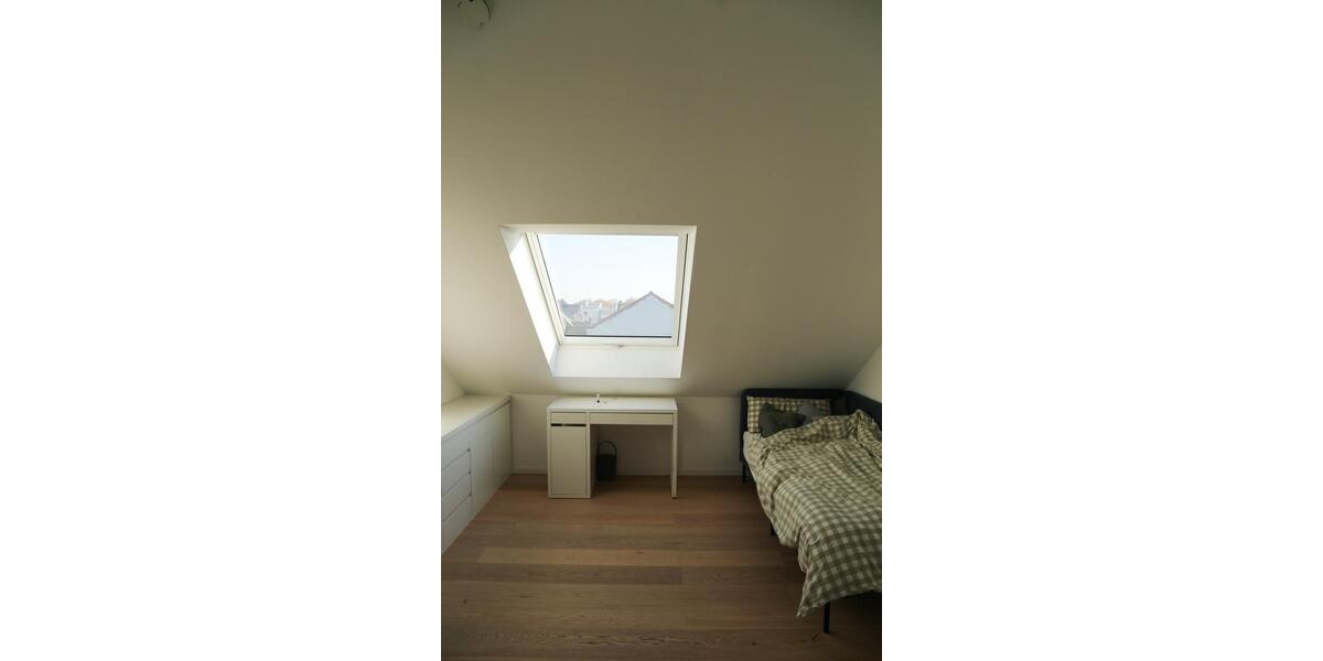 Dachgeschoßwohnung Frankfurt am Main Bornheim - 3.5 Zimmer, 125 m&sup2;, 3.450&euro; | Angebot:25307988