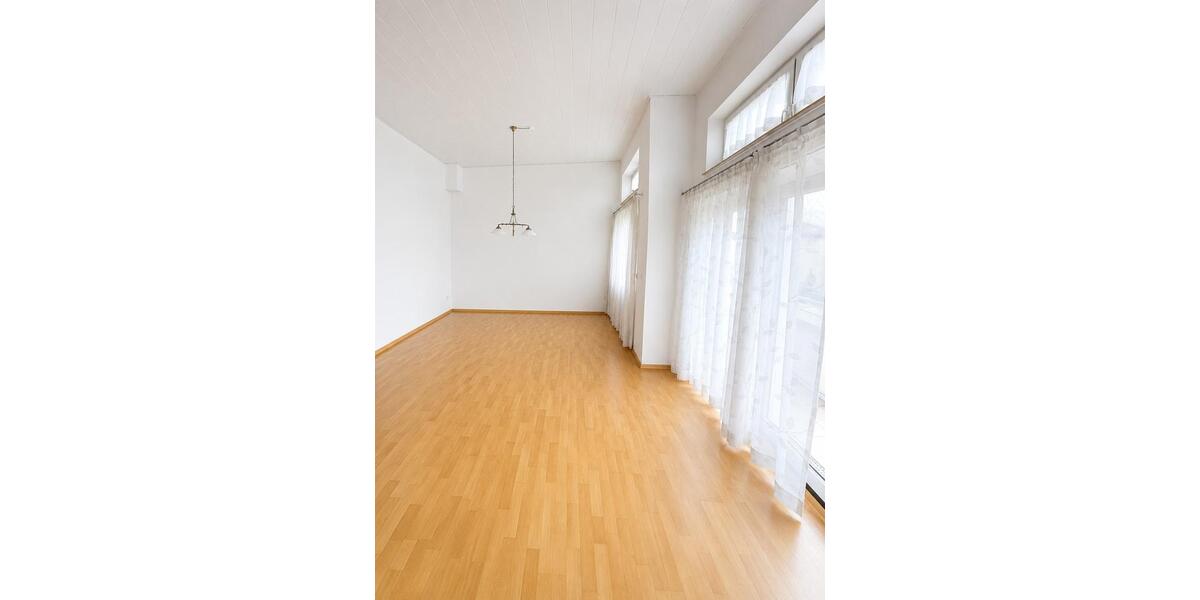 Dachgeschoßwohnung Bad Dürrheim - 2 Zimmer, 78 m&sup2;, 975&euro; | Angebot:26528700