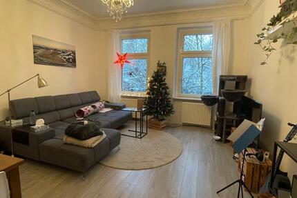 Schöne Altbauwohnung mit Balkon und Einbauküche 3 zimmer