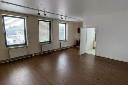 Großzügig geschnittene 1-Zimmer- Wohnung - direkt vom Eigentümer! [HMR-O57E07] 1 zimmer