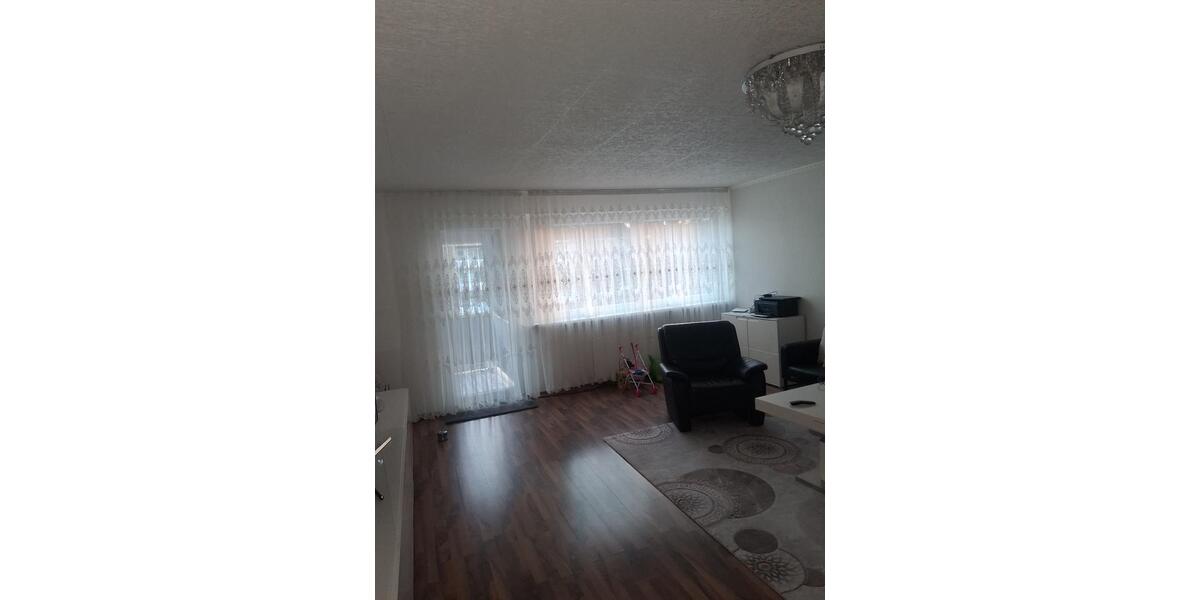 Etagenwohnung Duisburg Rheinhausen - 4 Zimmer, 100 m&sup2;, 701&euro; | Angebot:25760110