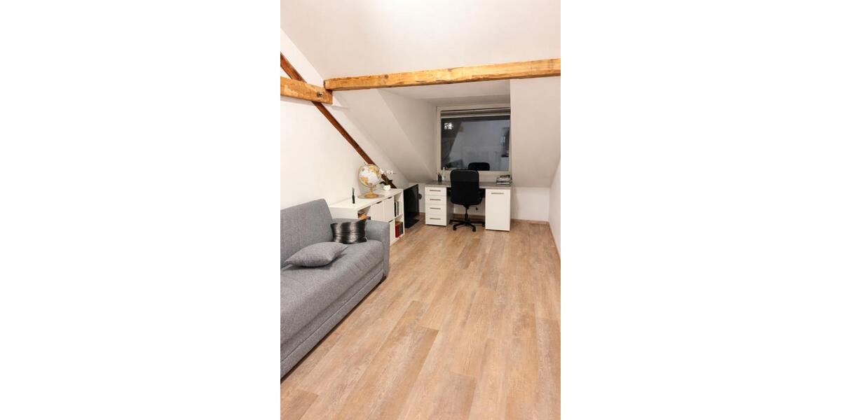 Dachgeschoßwohnung Krefeld - 3 Zimmer, 80 m&sup2;, 500&euro; | Angebot:24890850