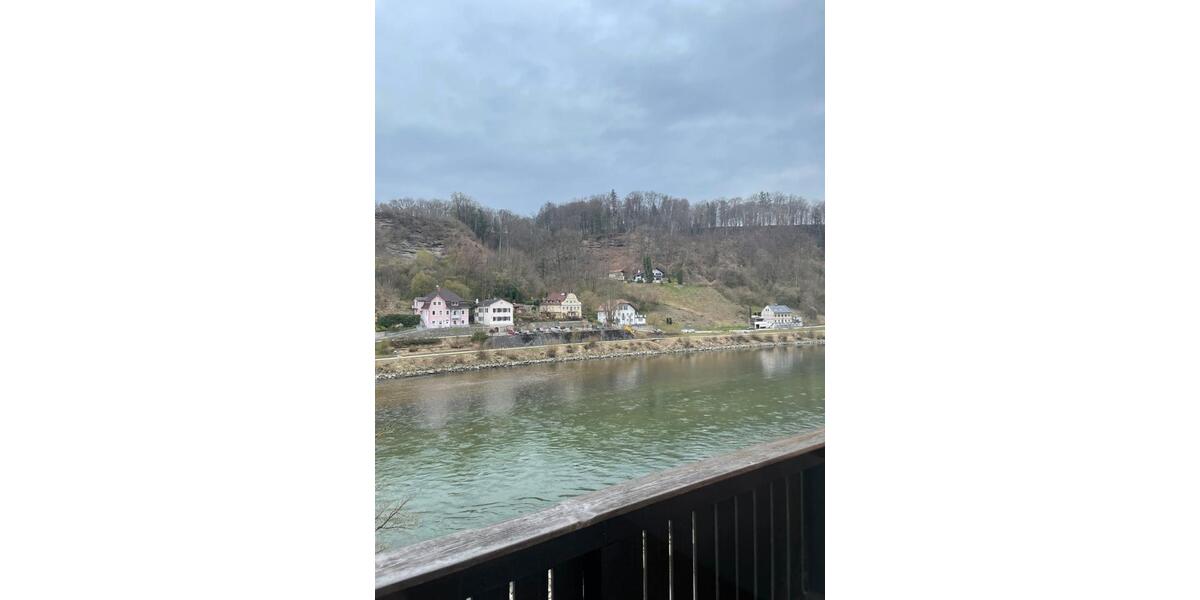 Etagenwohnung Burghausen - 2 Zimmer, 65 m&sup2;, 520&euro; | Angebot:25964156