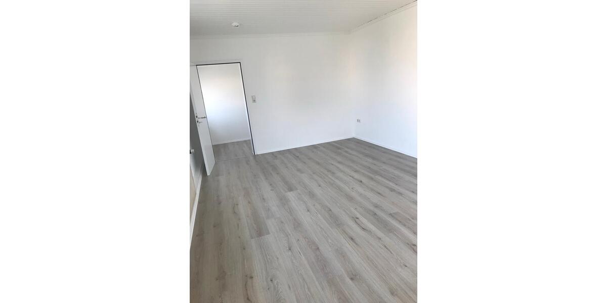 Terrassenwohnung Lage - 3 Zimmer, 83 m&sup2;, 960&euro; | Angebot:26545806